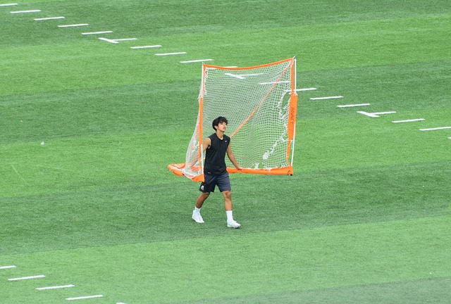 进攻和严格